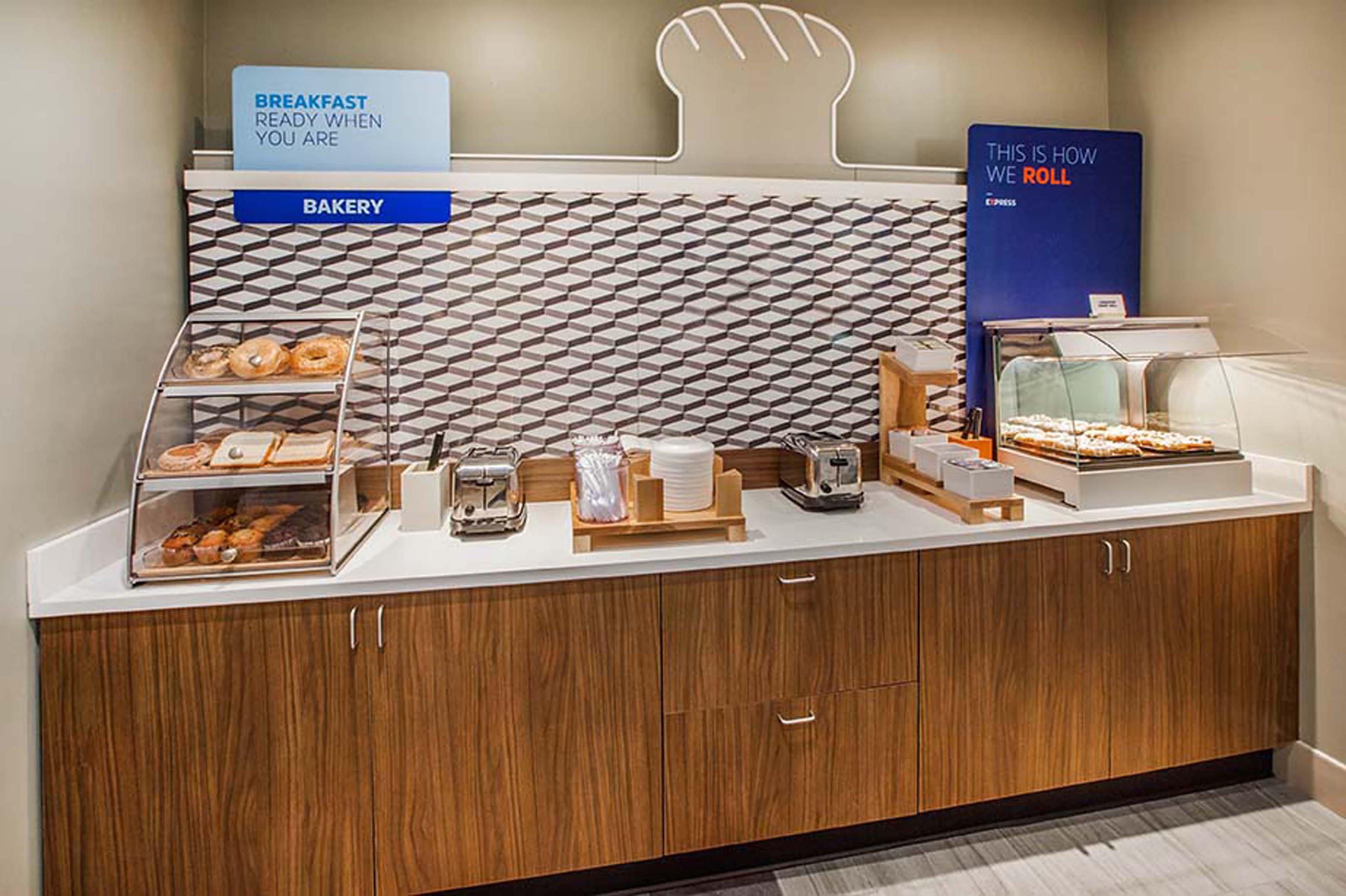Holiday Inn Express San Diego South - National City By Ihg Экстерьер фото