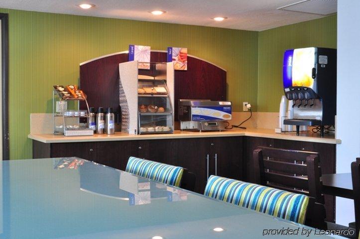 Holiday Inn Express San Diego South - National City By Ihg Ресторан фото