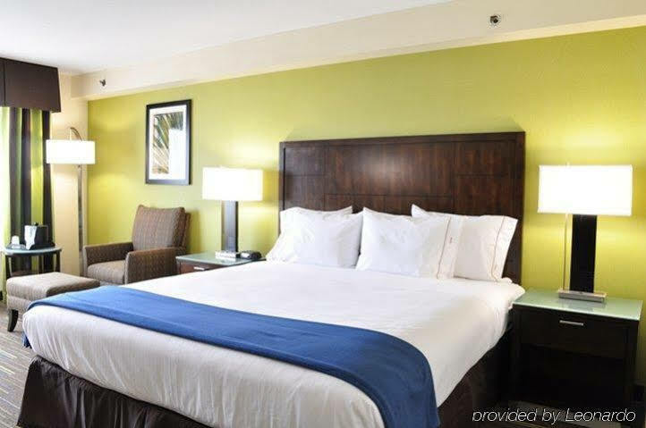 Holiday Inn Express San Diego South - National City By Ihg Экстерьер фото
